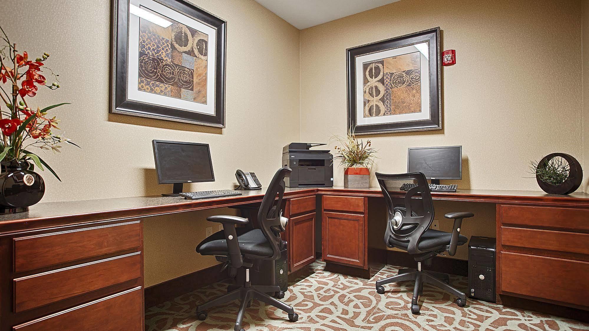 Best Western Plus Eastgate Inn & Suites Уичита Экстерьер фото